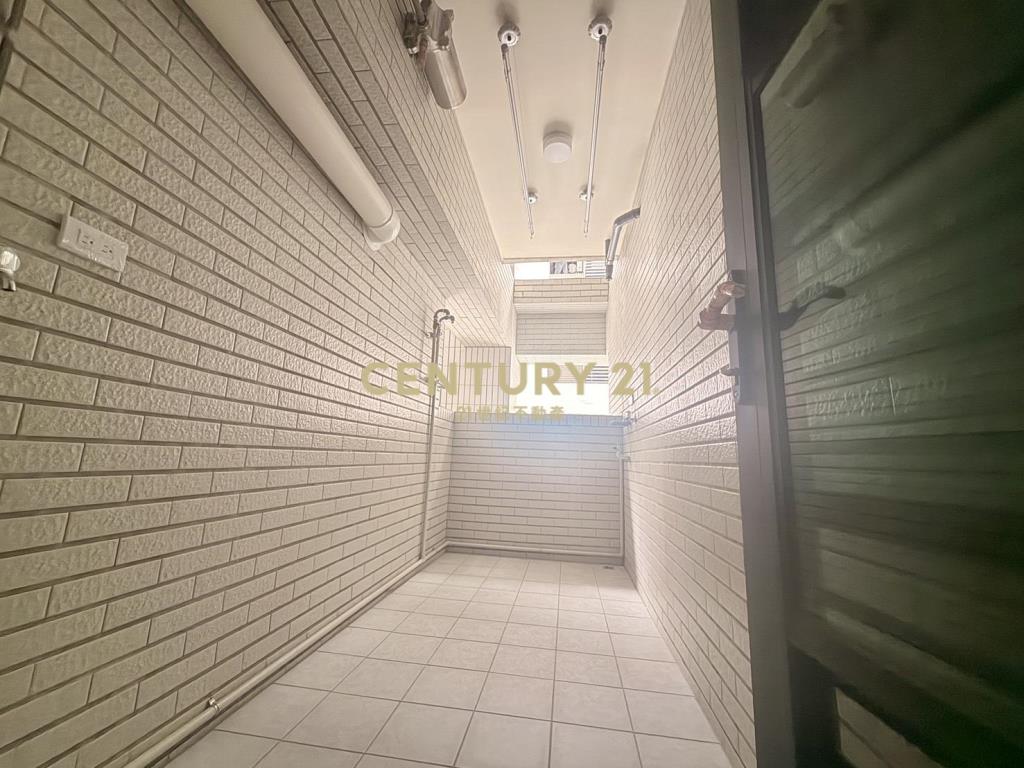 新光特區雙陽台3房平車