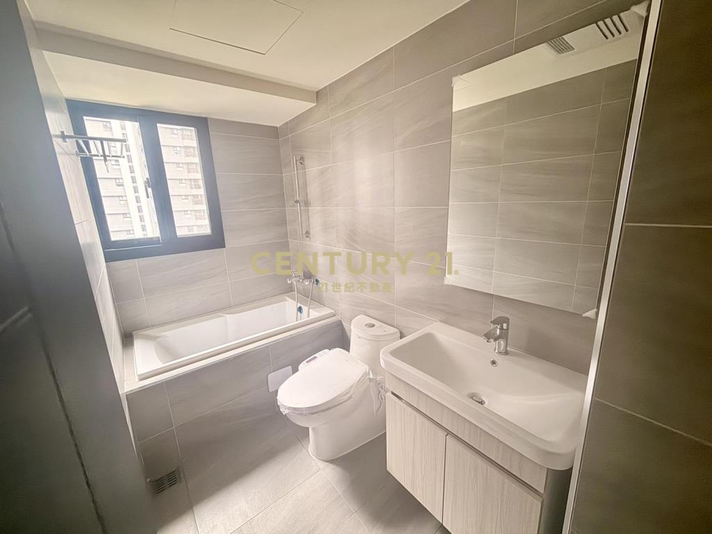 新光特區雙陽台3房平車