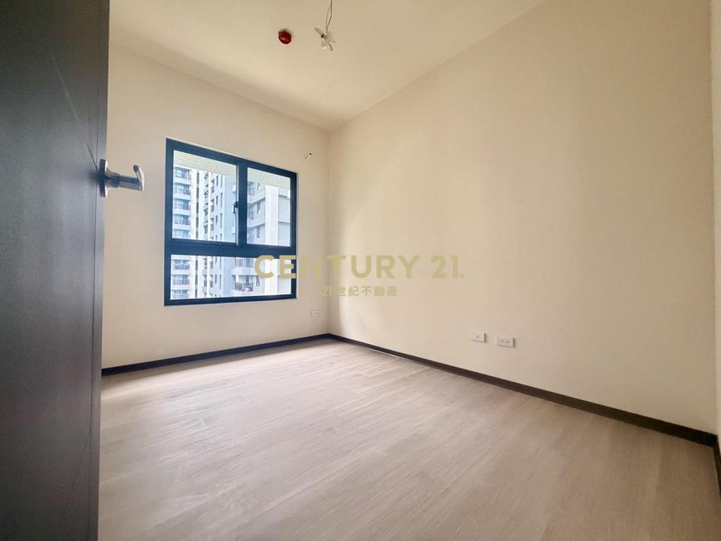 新光特區雙陽台3房平車