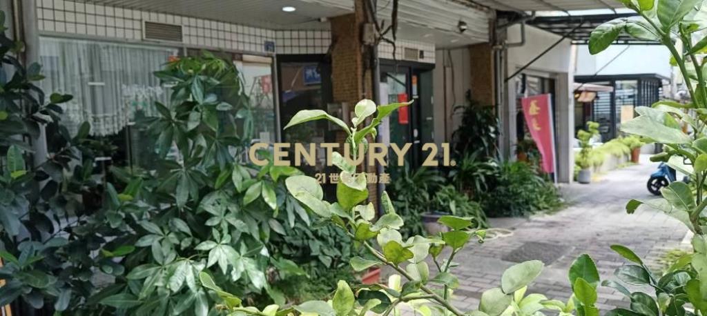 南投房屋-集賢路18、20店面(租)