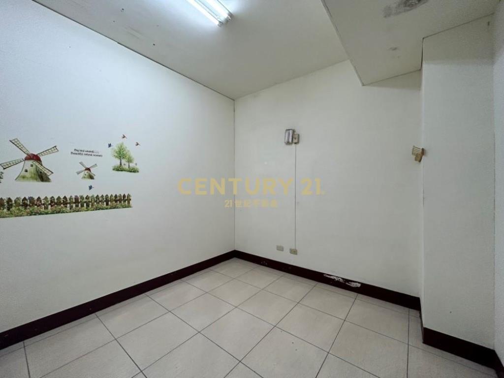 南投房屋-正南崗路店面(必勝客旁)租