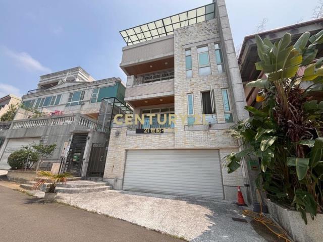 台中房屋-克林頓山莊超大地坪景觀別墅