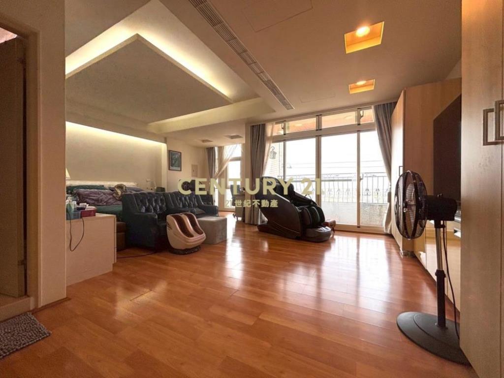 台中房屋-克林頓山莊超大地坪景觀別墅