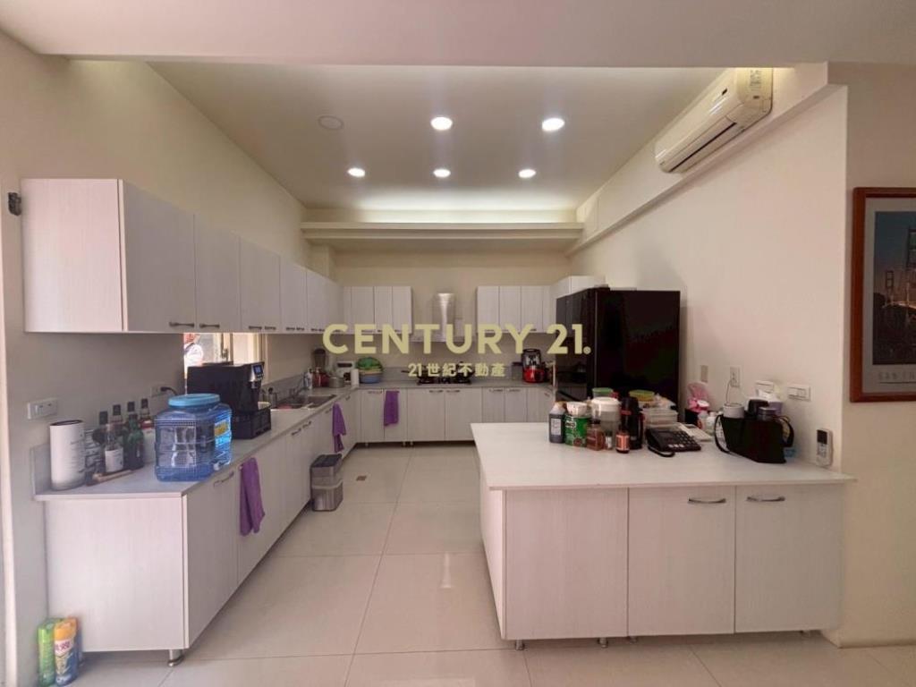 台中房屋-克林頓山莊超大地坪景觀別墅