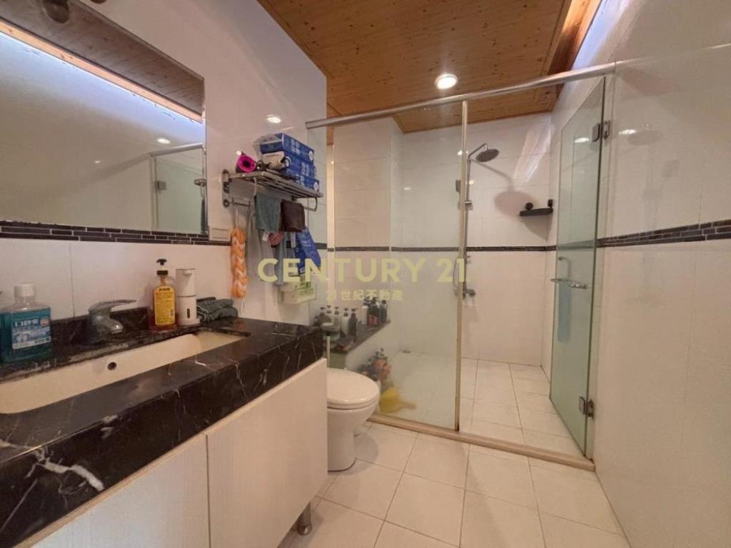 台中房屋-克林頓山莊超大地坪景觀別墅