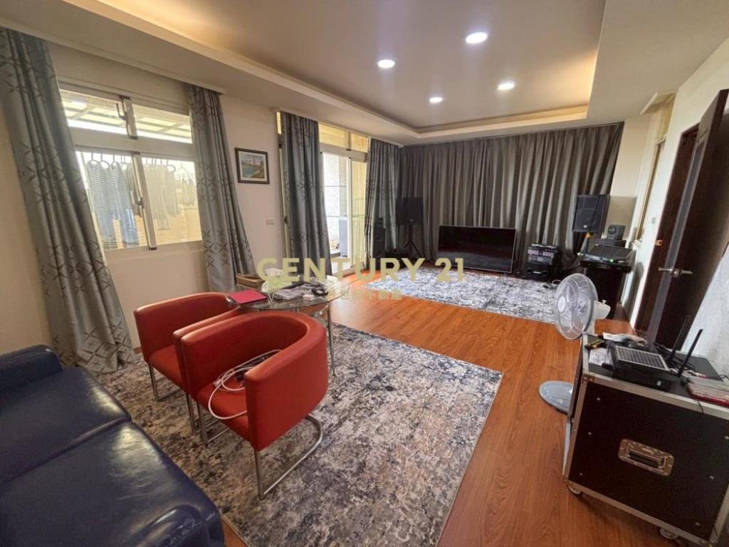 台中房屋-克林頓山莊超大地坪景觀別墅