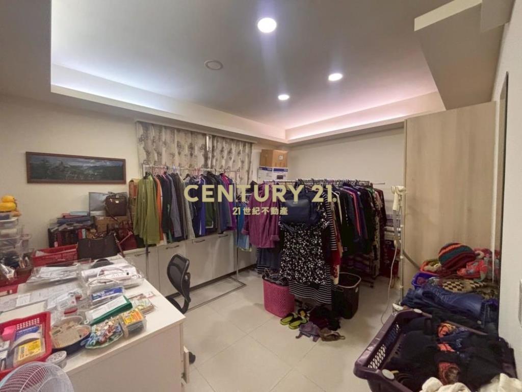 台中房屋-克林頓山莊超大地坪景觀別墅