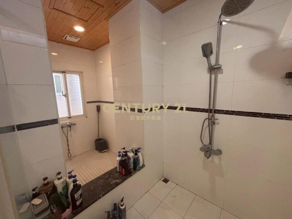 台中房屋-克林頓山莊超大地坪景觀別墅