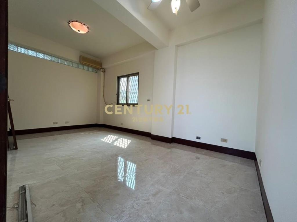 南投房屋-南投中興路核心金店面