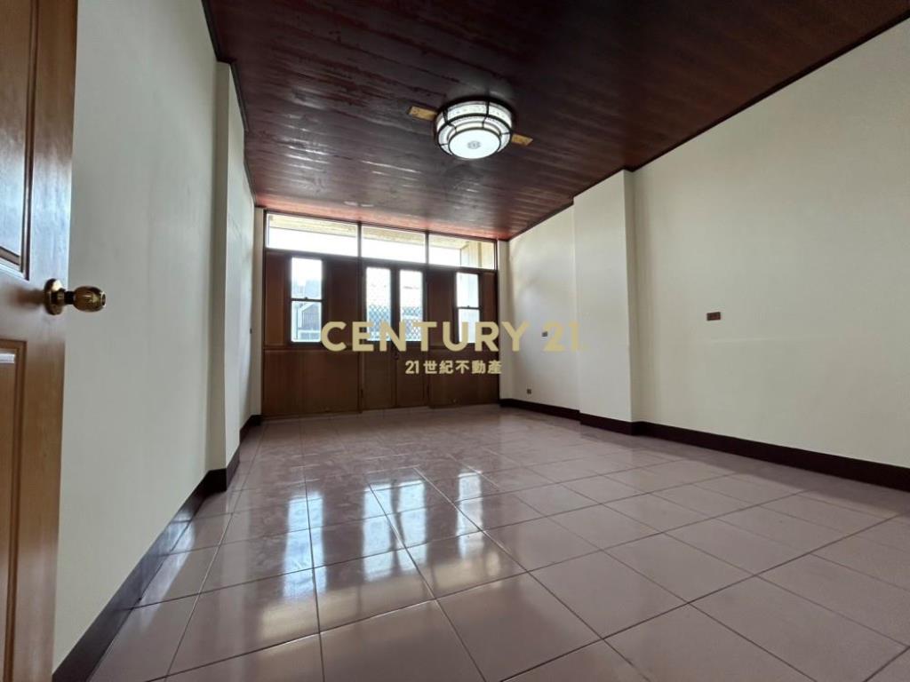 南投房屋-南投中興路核心金店面