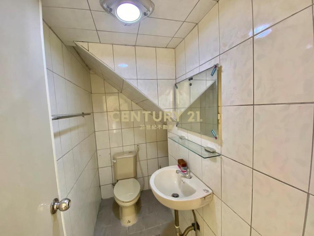 南投房屋-中興國中旁近交流道店面