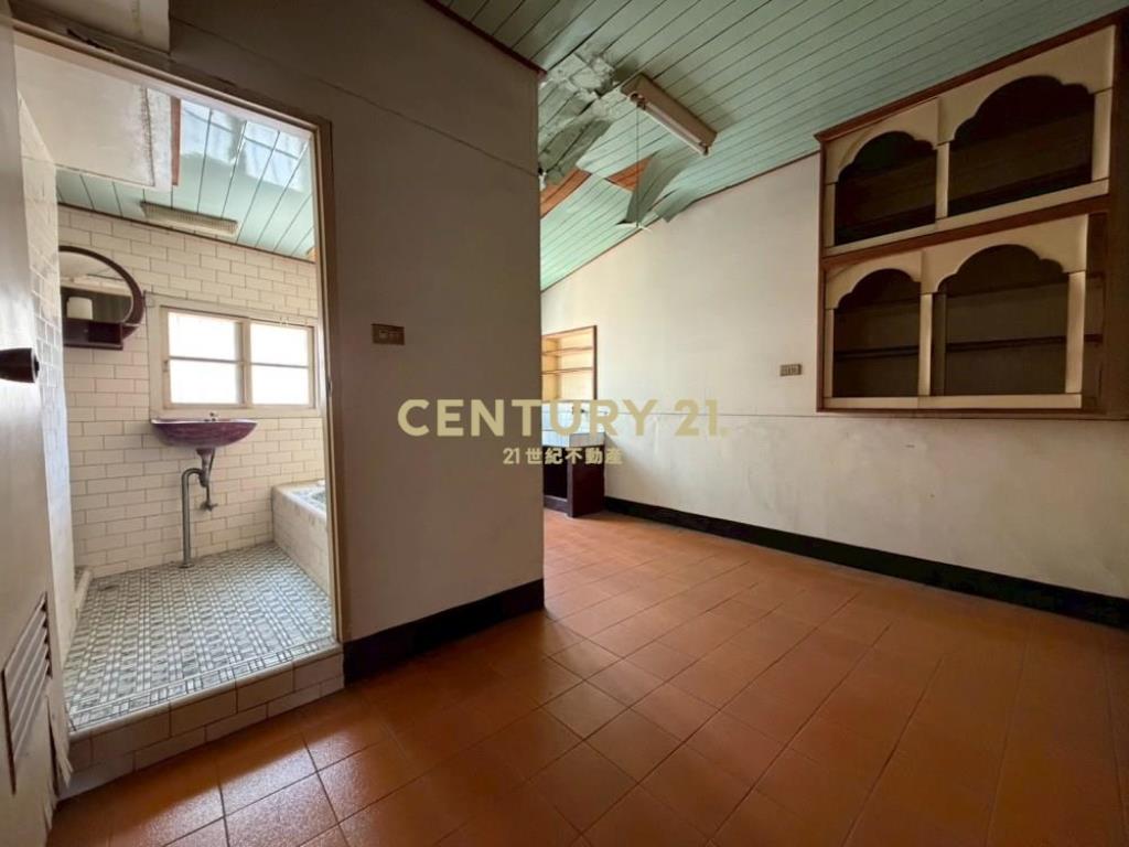 草屯房屋-草屯市中心機能車庫透天