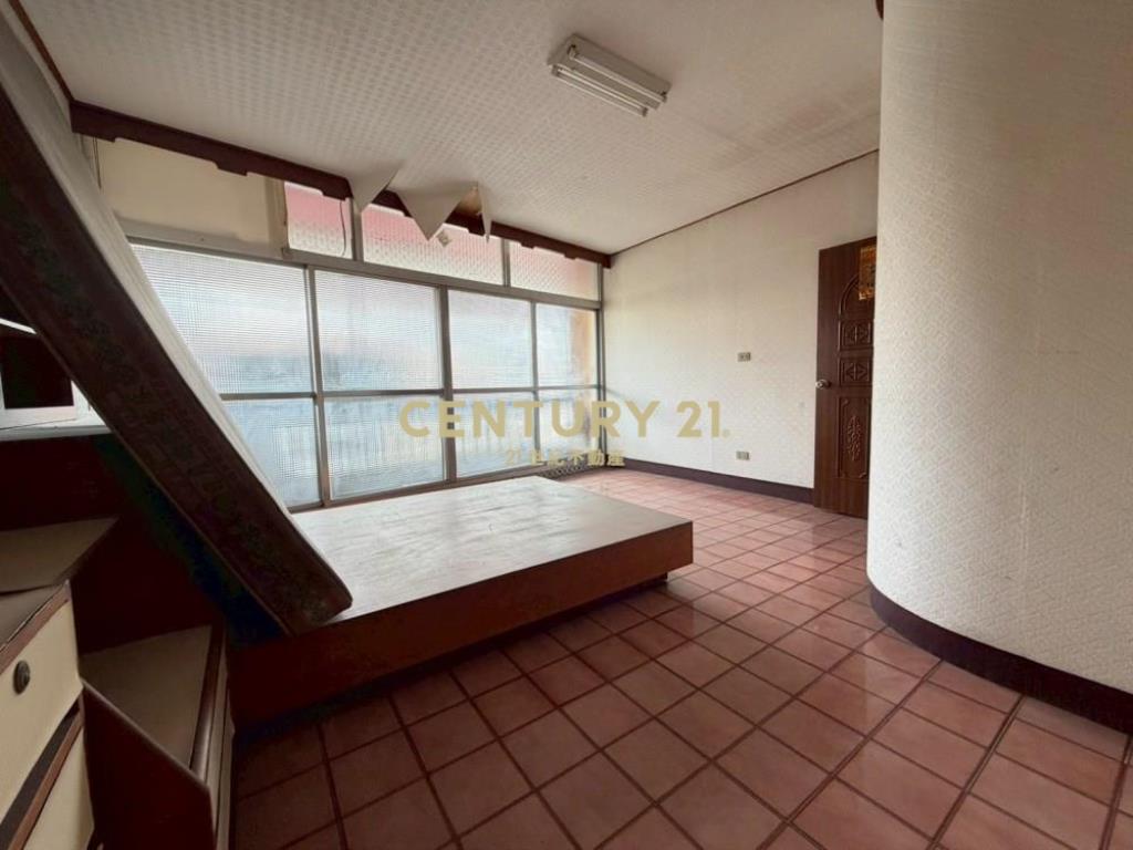 草屯房屋-草屯市中心機能車庫透天