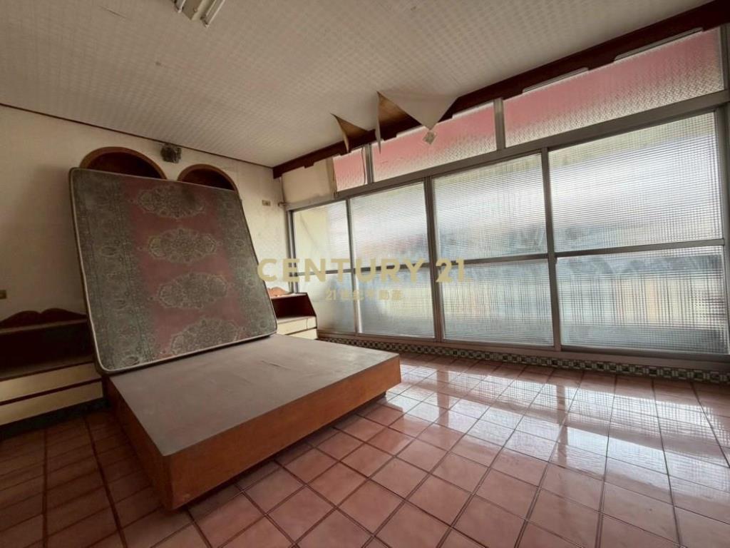 草屯房屋-草屯市中心機能車庫透天