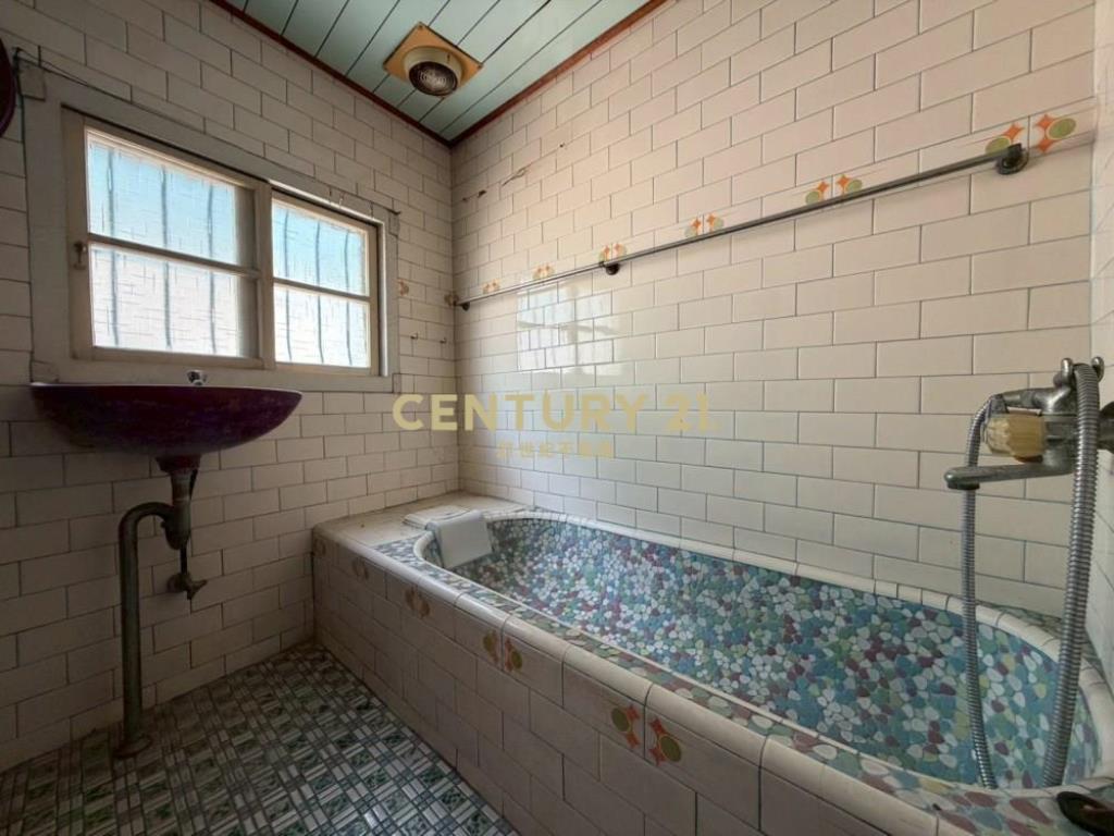 草屯房屋-草屯市中心機能車庫透天