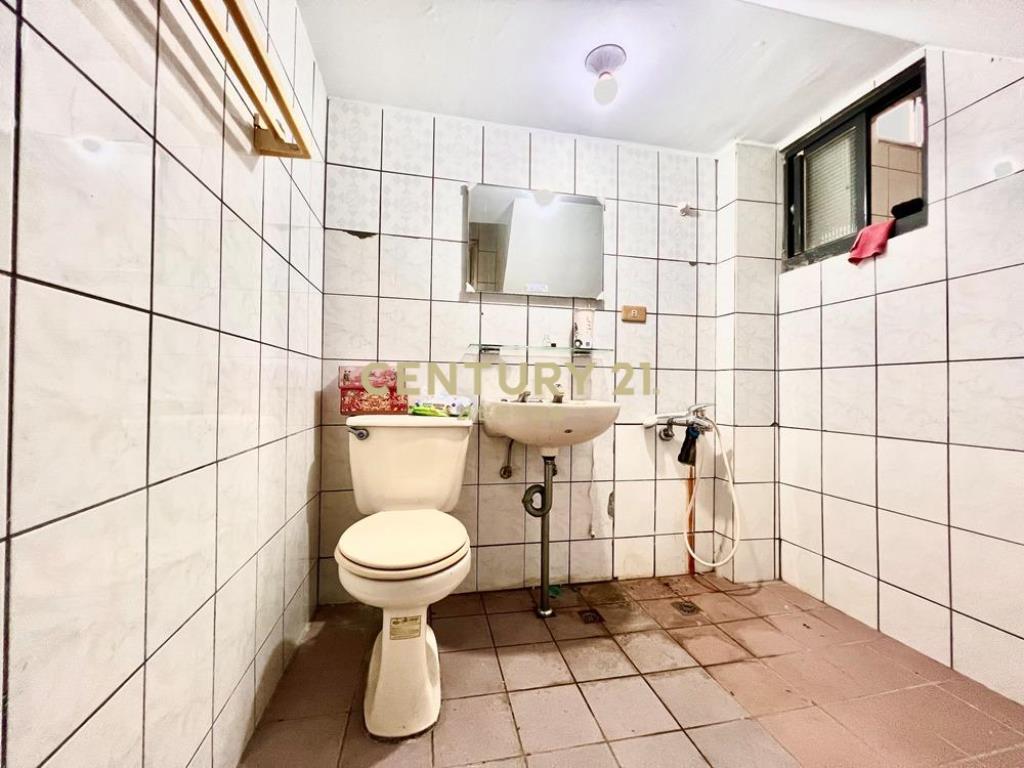 草屯房屋-近交流道邊間典雅透天