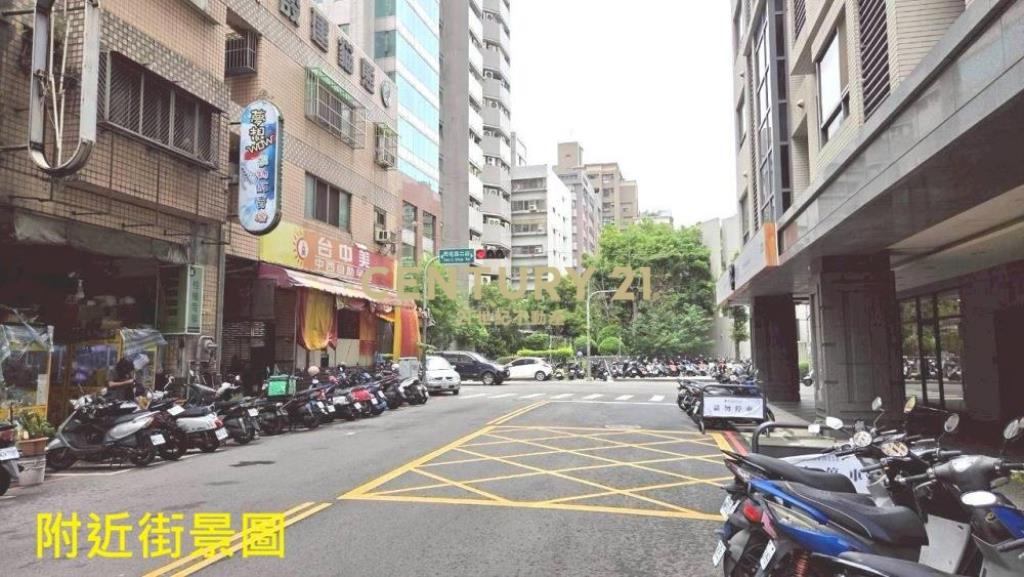 台中房屋-逢甲商圈熊貓天下三房車位