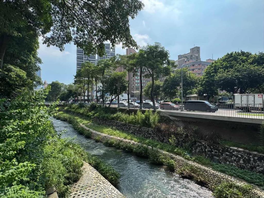 獨家✨大降百萬‼️逢甲三房車位送露台‼️