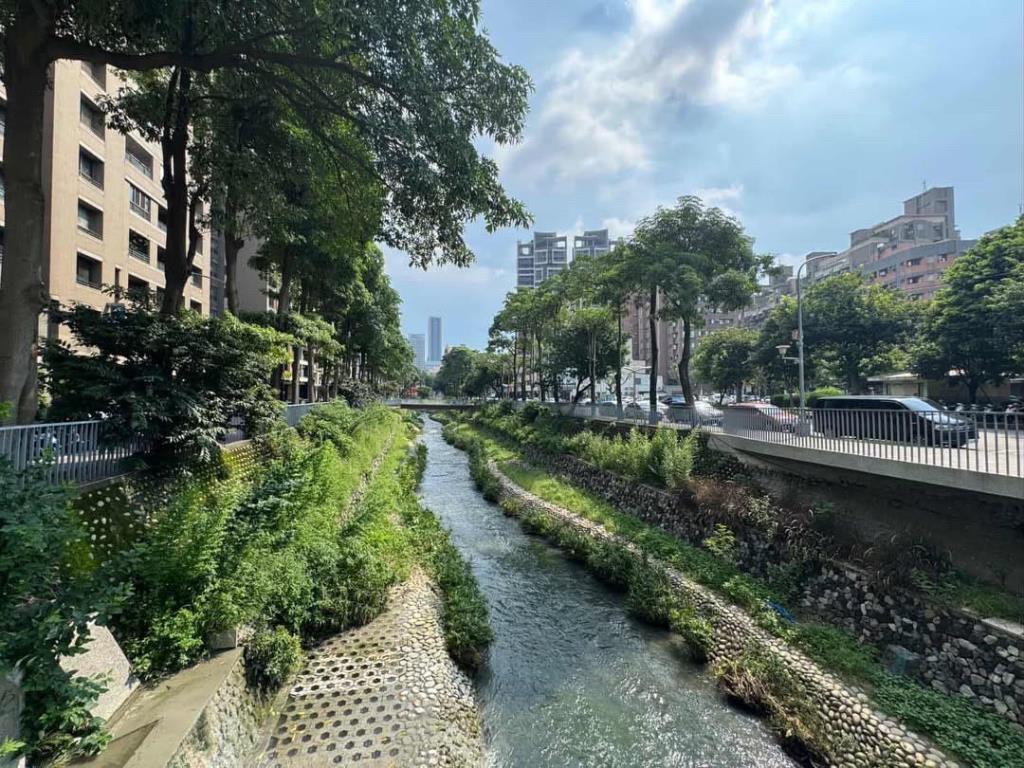 獨家✨大降百萬‼️逢甲三房車位送露台‼️