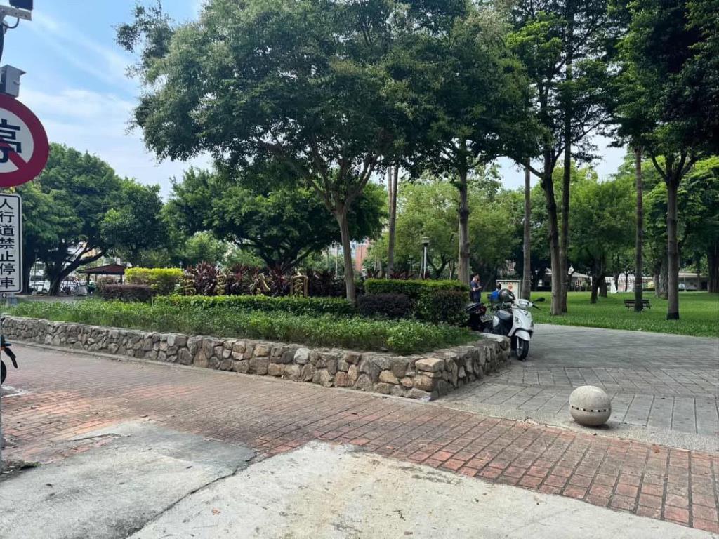 獨家✨大降百萬‼️逢甲三房車位送露台‼️