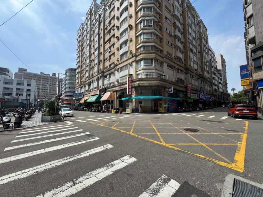 獨家✨大降百萬‼️逢甲三房車位送露台‼️