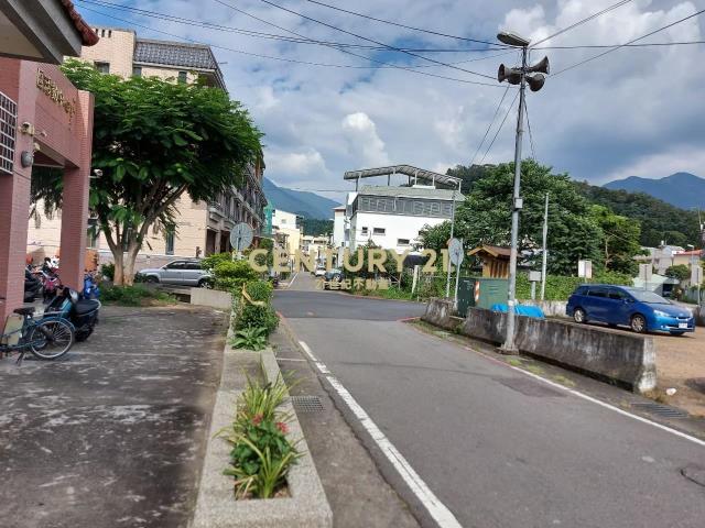 埔里雙轉角雙角美地