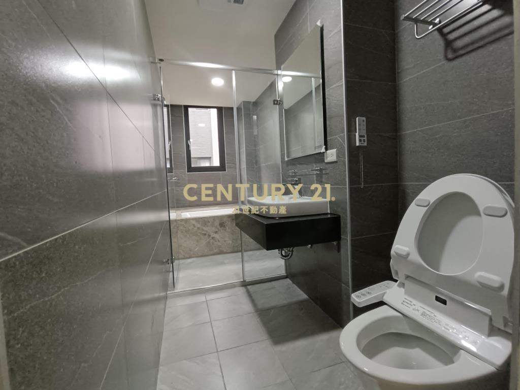 獨家烏日全新溪南臨路別墅