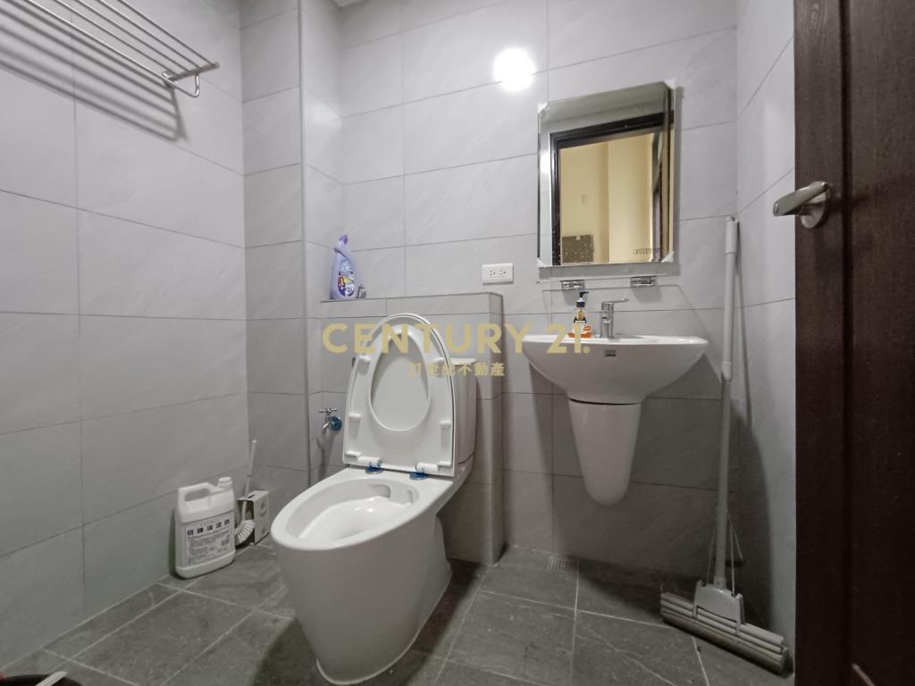 獨家烏日全新溪南臨路別墅