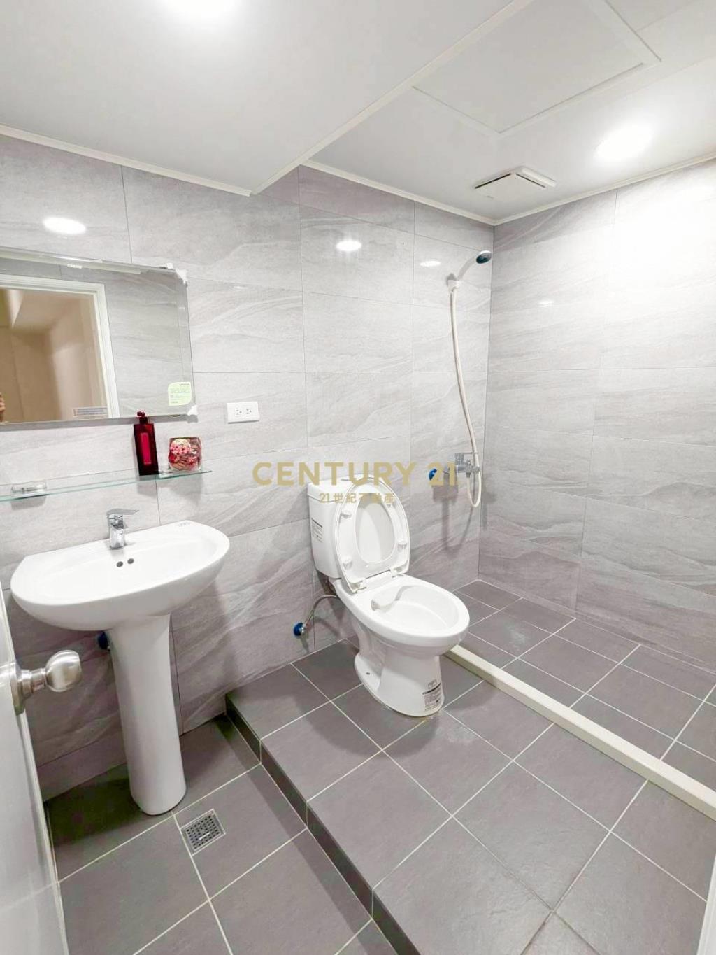 大雅精緻裝潢三房+車位