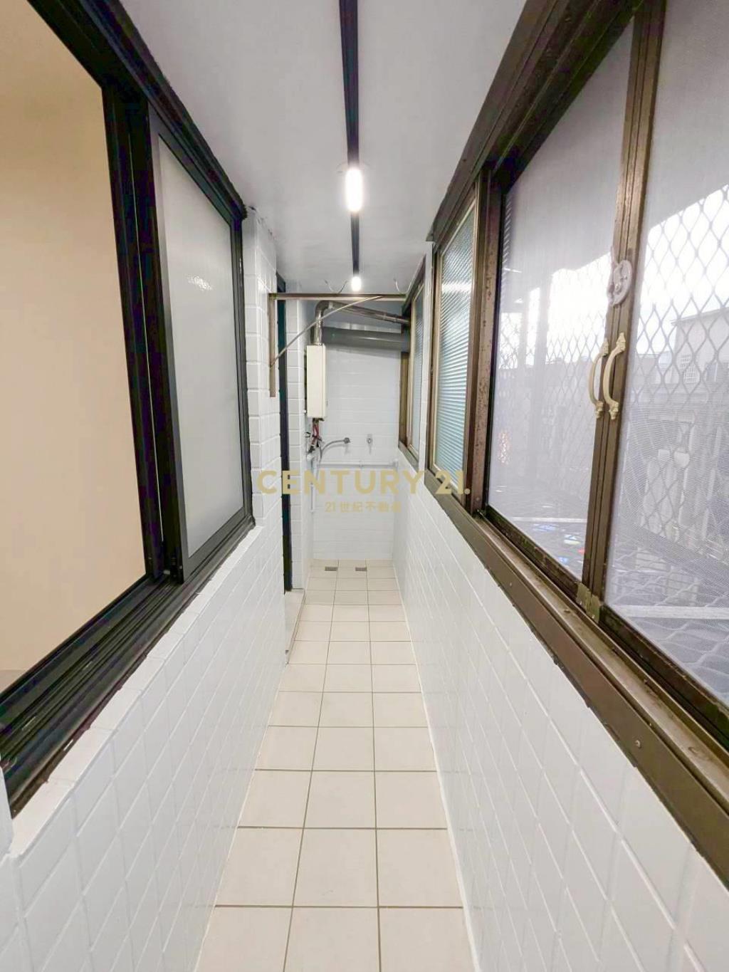 大雅精緻裝潢三房+車位