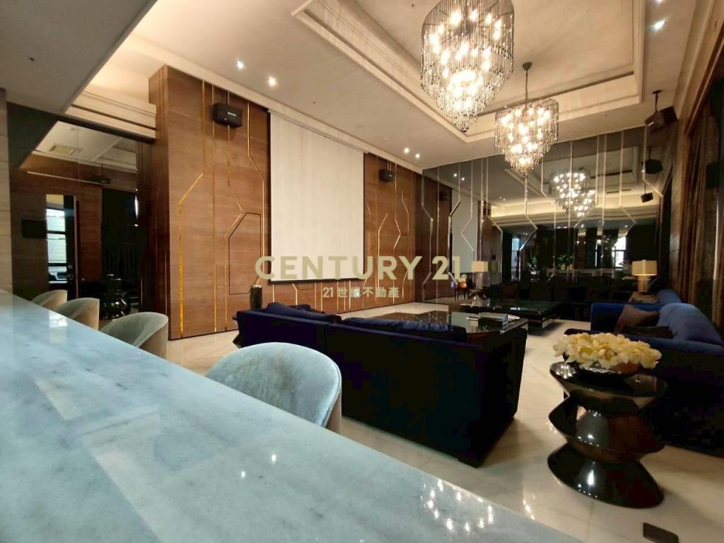 七期國家一號院溫馨時尚三房三平車