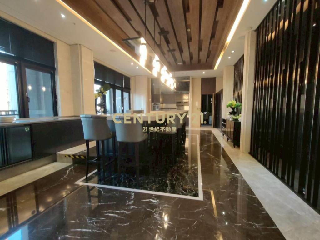 七期國家一號院溫馨時尚三房三平車