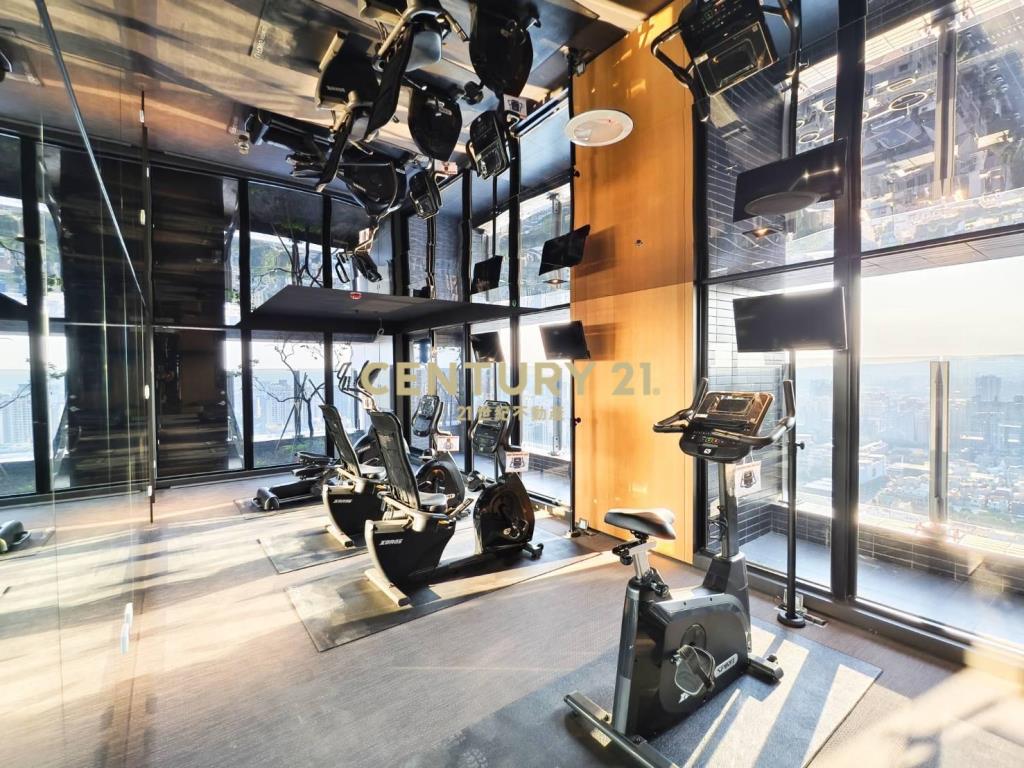 專任‼️『市政1號院』朝南兩房衛浴開窗