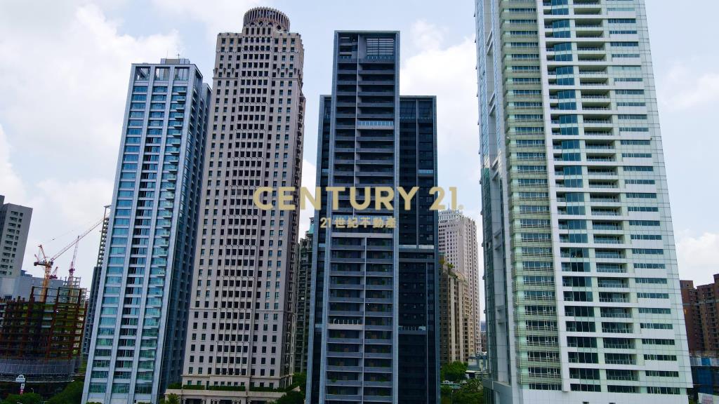 專任‼️『市政1號院』朝南兩房衛浴開窗