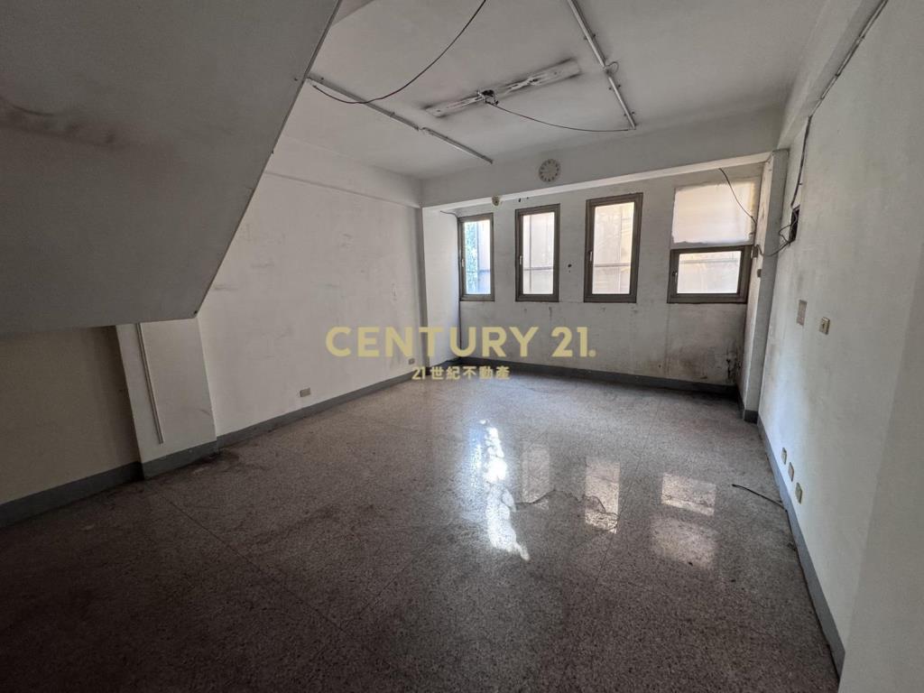 文心捷運金透店