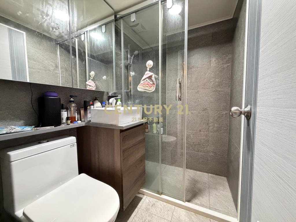 北區賴厝國小旁｜衛道大第｜三房車位美廈