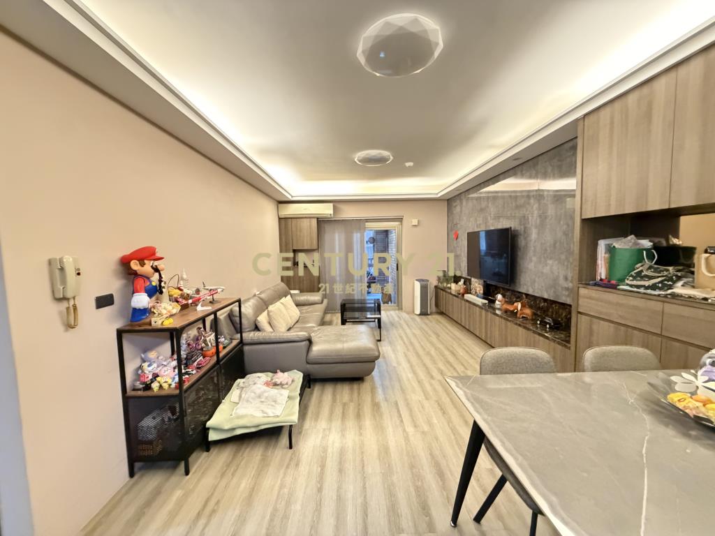 北區賴厝國小旁｜衛道大第｜三房車位美廈