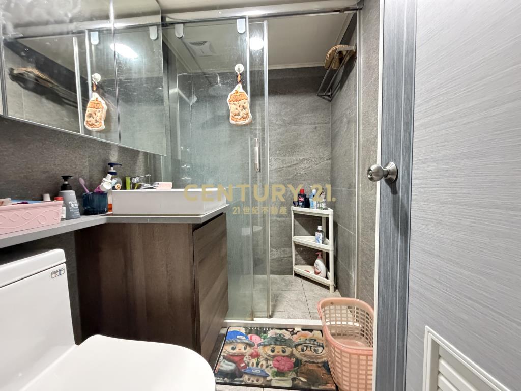 北區賴厝國小旁｜衛道大第｜三房車位美廈