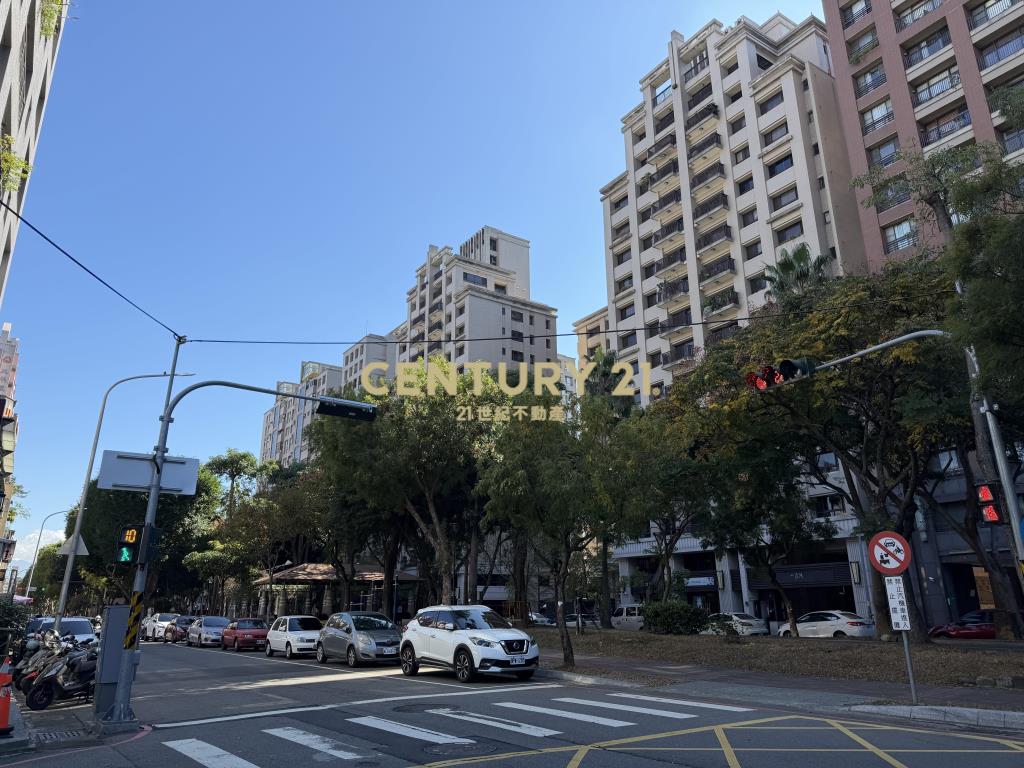 北區賴厝國小旁｜衛道大第｜三房車位美廈