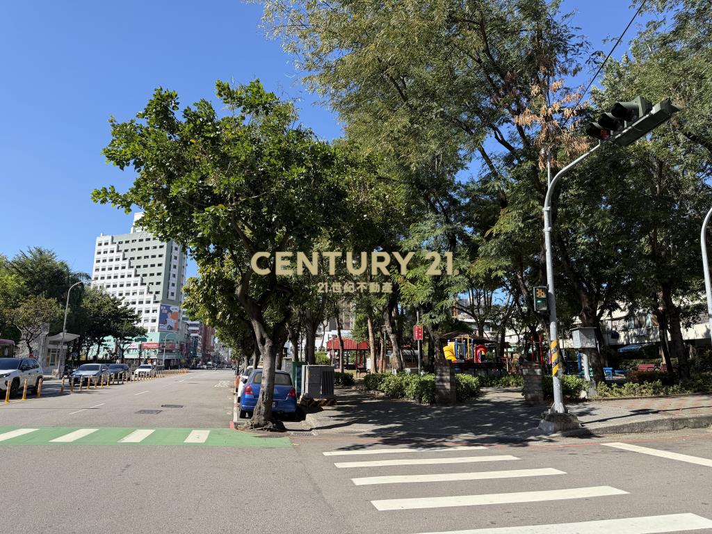 北區賴厝國小旁｜衛道大第｜三房車位美廈