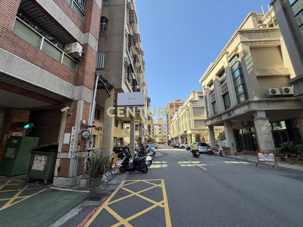 北區賴厝國小旁｜衛道大第｜三房車位美廈