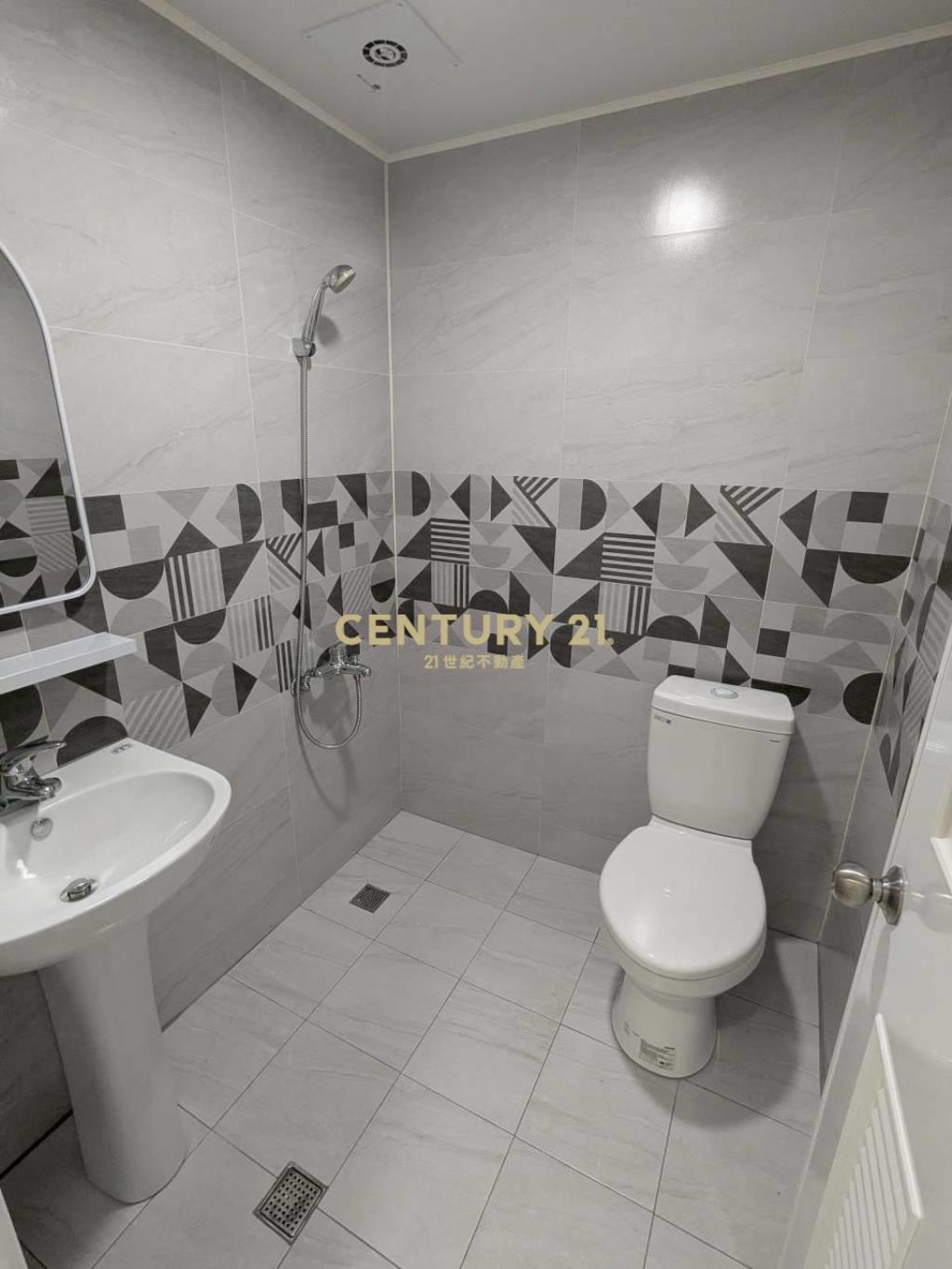 台中公園一中商圈收租四套房【合法變更】