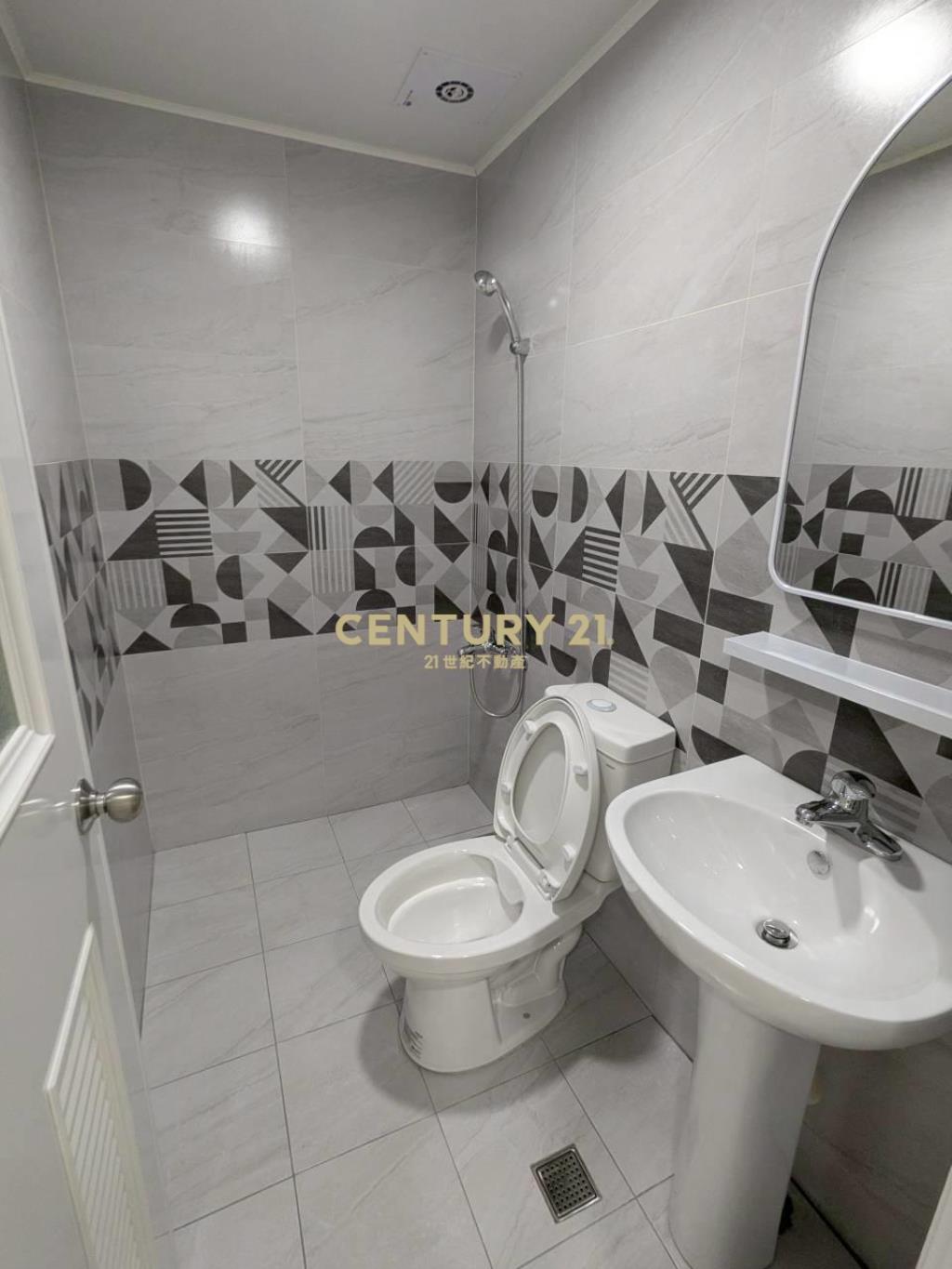 台中公園一中商圈收租四套房【合法變更】