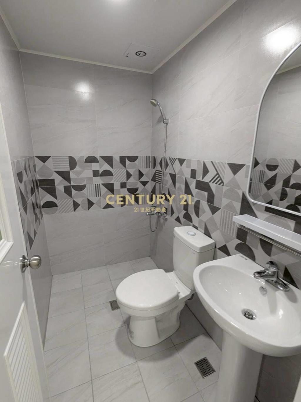 台中公園一中商圈收租四套房【合法變更】