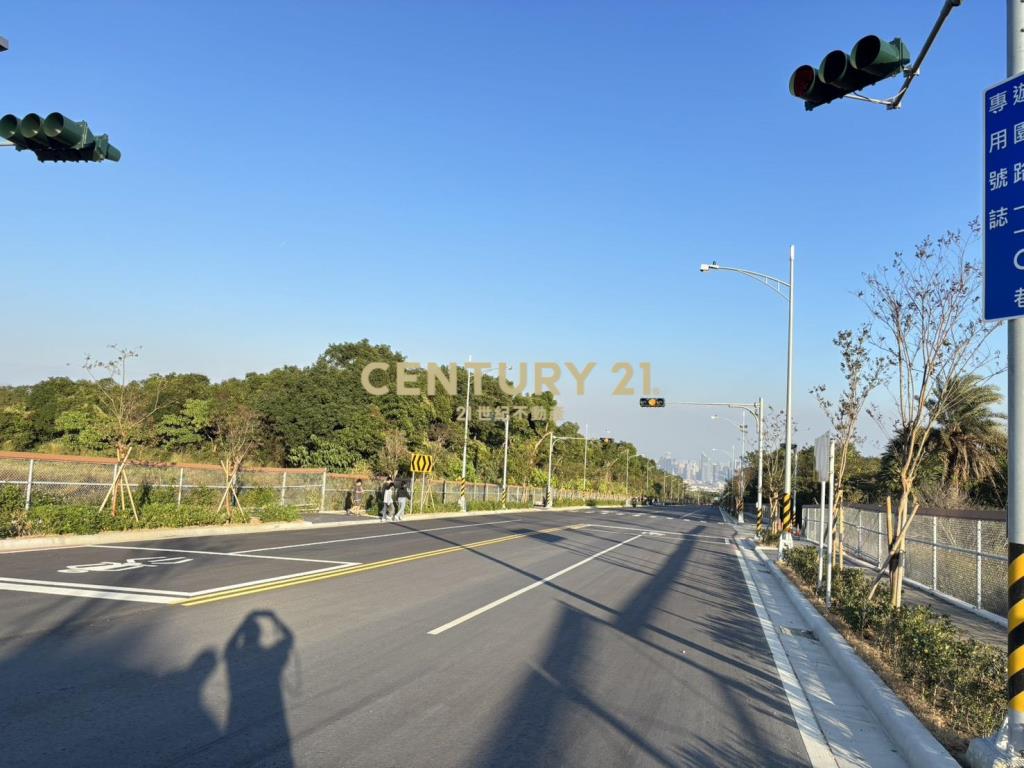 南屯區正20米華南路上