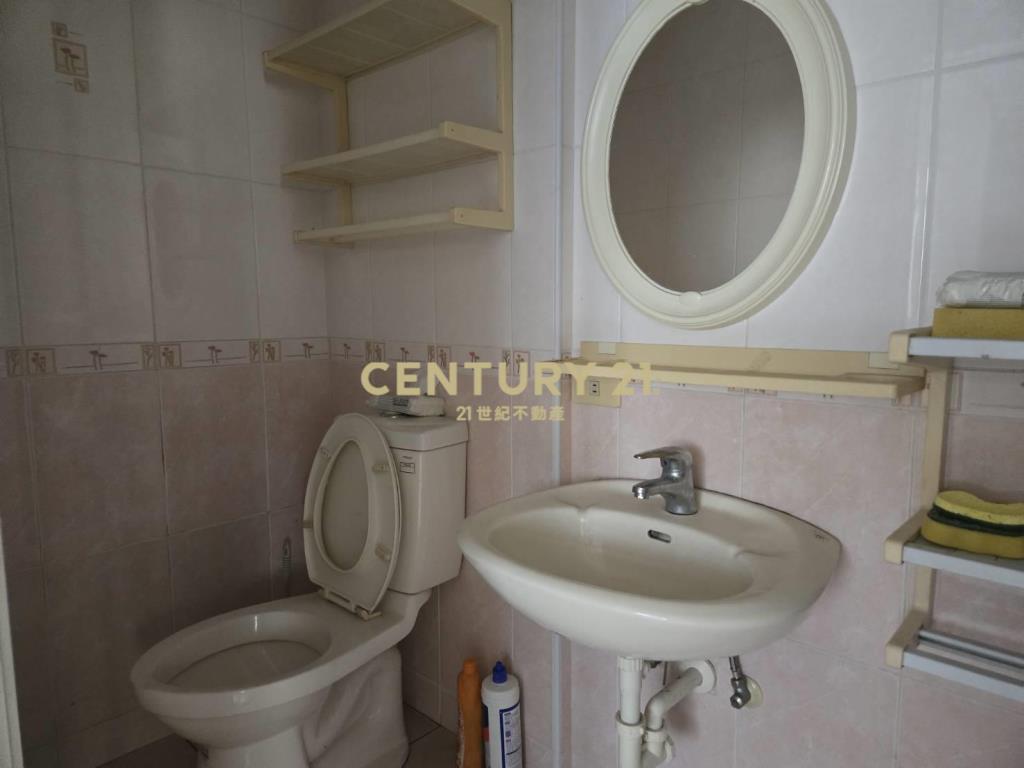 文華高中三房公寓