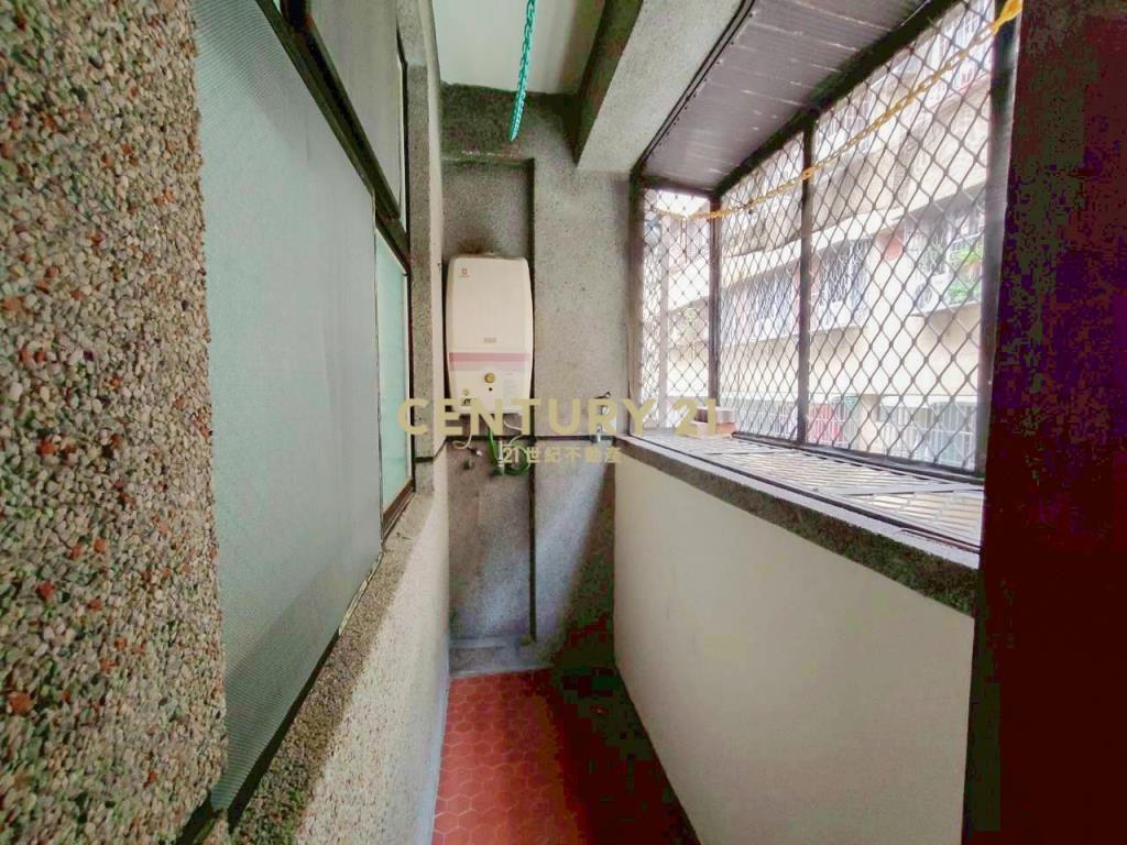 秒殺案件!!低總價正三房美寓