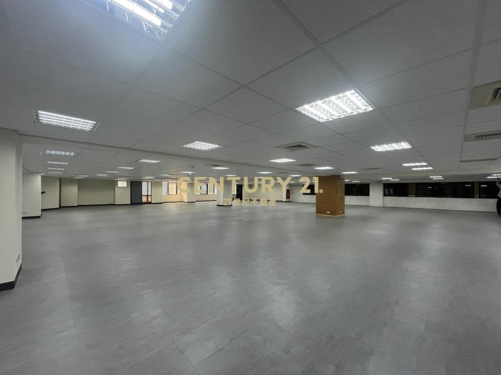 西區民權路世華金融大樓+三平車(大坪數)