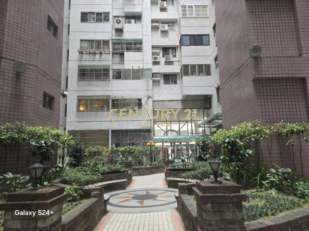 三民西路美村商圈三房華廈