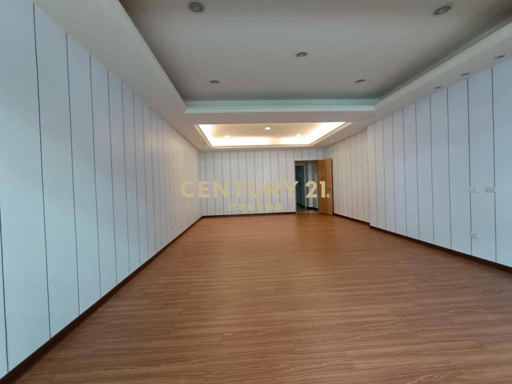 文心路金店面-住三